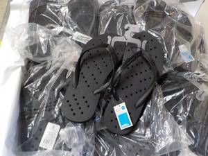 lot 250 image: 10 pair size M Room Essentials Show...