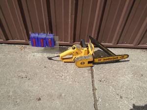 lot 111 image: Wen 14 110 volt chainsaw. Tested & works. As shown.