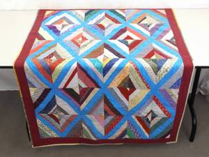 lot 26 image: Vintage Handmade Multi Colored Patchwork Quilt