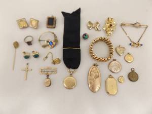 lot 79 image: Large Lot of Antique and Vintage Gold Plated, Gold Fill, etc. Lockets, Pins, etc.