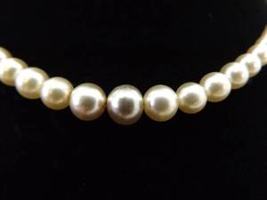 lot 56 image: Vintage .925 Sterling Silver Authentic Pearl Necklace Choker