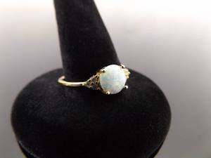 lot 64 image: .925 Sterling Silver Opal Cabochon Crystal Vermeil Ring Size 8