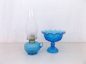 lot 86 image: Vintage L.E. Smith Moon and Stars Blue Footed Compote and Oil Lamp
