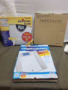 lot 138 image: Set of 3 Bathroom Scales including Weight Watchers and Biggest Loser