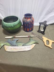 lot 251 image: Collection of Assorted Decorative and Vintage Items