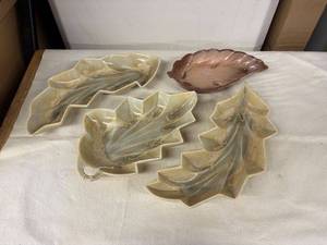 lot 88 image: Set of 4 Frankoma Pottery Leaf Serving Dishes