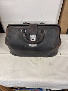lot 175 image: Vintage Leather Doctors Bag with Tools