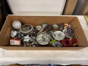 lot 178 image: Collection of Vintage and Modern Baking Molds and Accessories