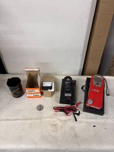 lot 192 image: Collection of Electronics Equipment and Vintage Memorabilia