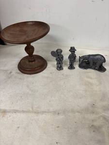 lot 271 image: Vintage Metal Figurines and Wooden Pedestal Stand
