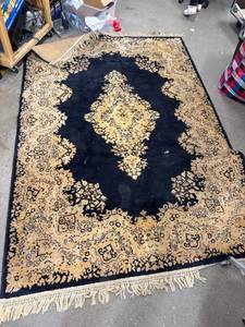 lot 324 image: Elegant Vintage Persian-Style Area Rug with Geometric Medallion