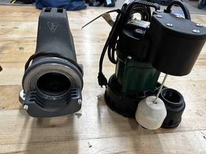 lot 281 image: H2C Pro Submersible Sump Pump with Float Switch