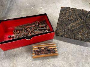 lot 283 image: Vintage Printing Blocks Set with Woodblock Pattern Stamp
