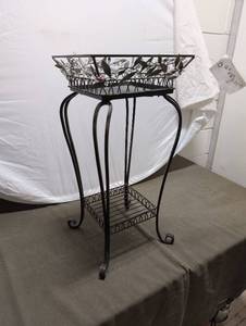 lot 3 image: Decorative Metal Plant Stand 25 High