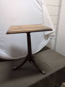 lot 21 image: Wooden Square Side Table 18x18x24