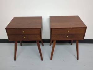 lot 31P image: Mid-Century Modern Wooden Side Tables Set