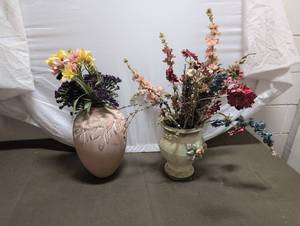 lot 43 image: Pair of Decorative Floral Vases
