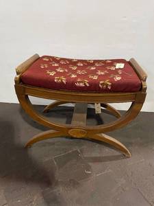 lot 514 image: Vintage Wooden Vanity Stool with Floral Embroidered Cushion