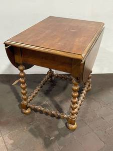 lot 519 image: Vintage Drop Leaf Wooden Dining Table with Bobbin Turned Legs