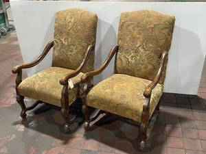 lot 524 image: Set of 2 Vintage Wooden Armchairs with Floral Upholstery