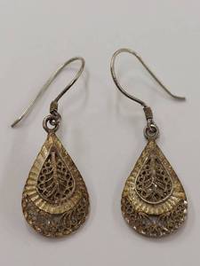 lot 14J image: Vintage Sterling Silver Filigree Teardrop Earrings
