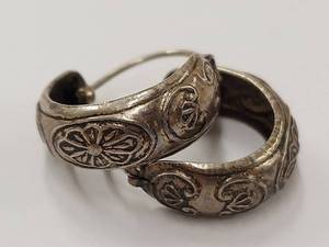 lot 15J image: Vintage Sterling Silver .925 Floral Hoop Earrings