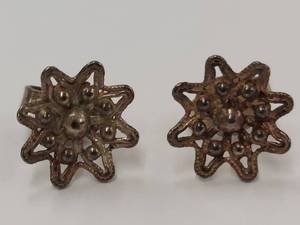lot 19J image: Antique Star Floral Sterling Silver Stud Earrings