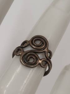 lot 35J image: Unique Sterling Silver Swirl Design Ring
