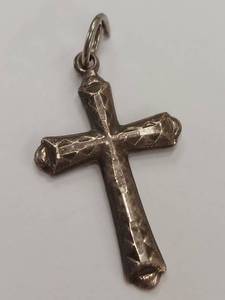 lot 40J image: Vintage Sterling Silver Cross Pendant Hammered Design