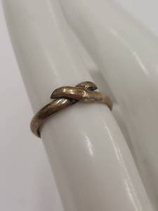 lot 67J image: Sterling Silver Knot Design Ring Elegant Jewelry