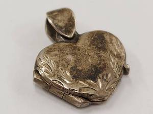 lot 96J image: Vintage Sterling Silver Heart Locket Pendant