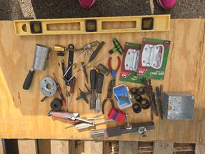 lot 93 image: tool box drawer contents