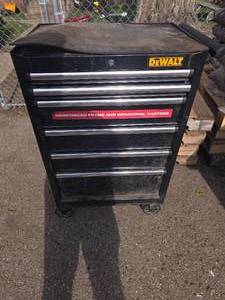 lot 89 image: tool box