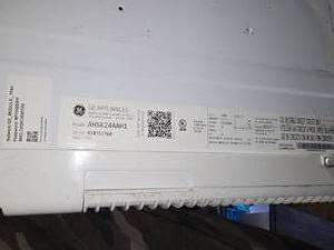lot 99 image: 220v window ac
