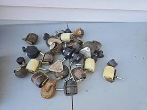 lot 38 image: castors