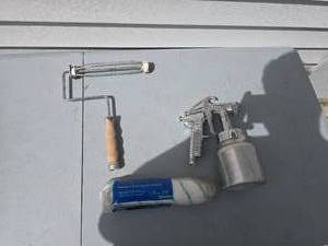lot 67 image: paint sprayer and roller