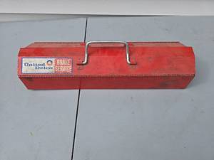 lot 74 image: tool box