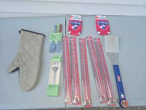 lot 107 image: BBQ set