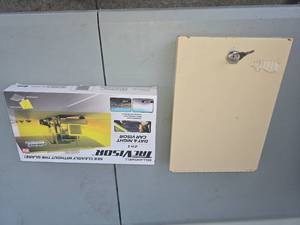 lot 108 image: Tac visor and lock box