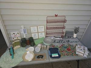 lot 104 image: house hold goods