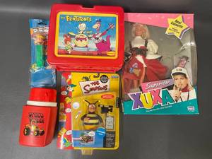 lot 13K image: 80s-90s Vintage Pop Culture Toy & Accessory Lot