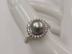 lot 6Q image: Stunning Sterling Silver Pearl and Diamond Ring - Size 7
