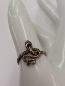 lot 17Q image: Vintage Sterling Silver Intricate Snake Design Ring