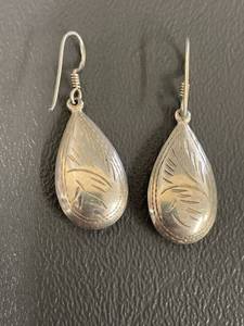 lot 40Q image: Engraved Sterling Silver Drop Earrings