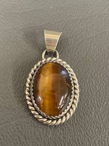 lot 53Q image: Sterling Silver Tigers Eye Pendant - MKM