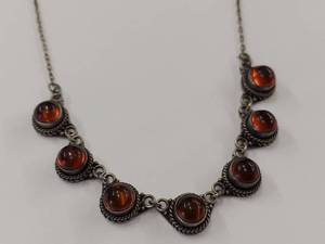 lot 71Q image: Beautiful Vintage Sterling Silver Amber Necklace