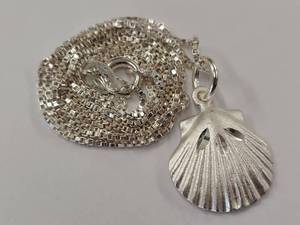 lot 74Q image: Sterling Silver 925 Seashell Pendant Necklace