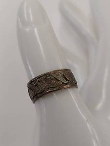lot 99Q image: Vintage Sterling Silver Heart Design Ring
