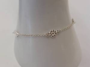 lot 107Q image: Elegant Sterling Silver Floral Chain Bracelet