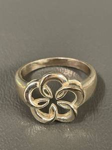 lot 116Q image: Sterling Silver 925 Floral Design Ring Size 9